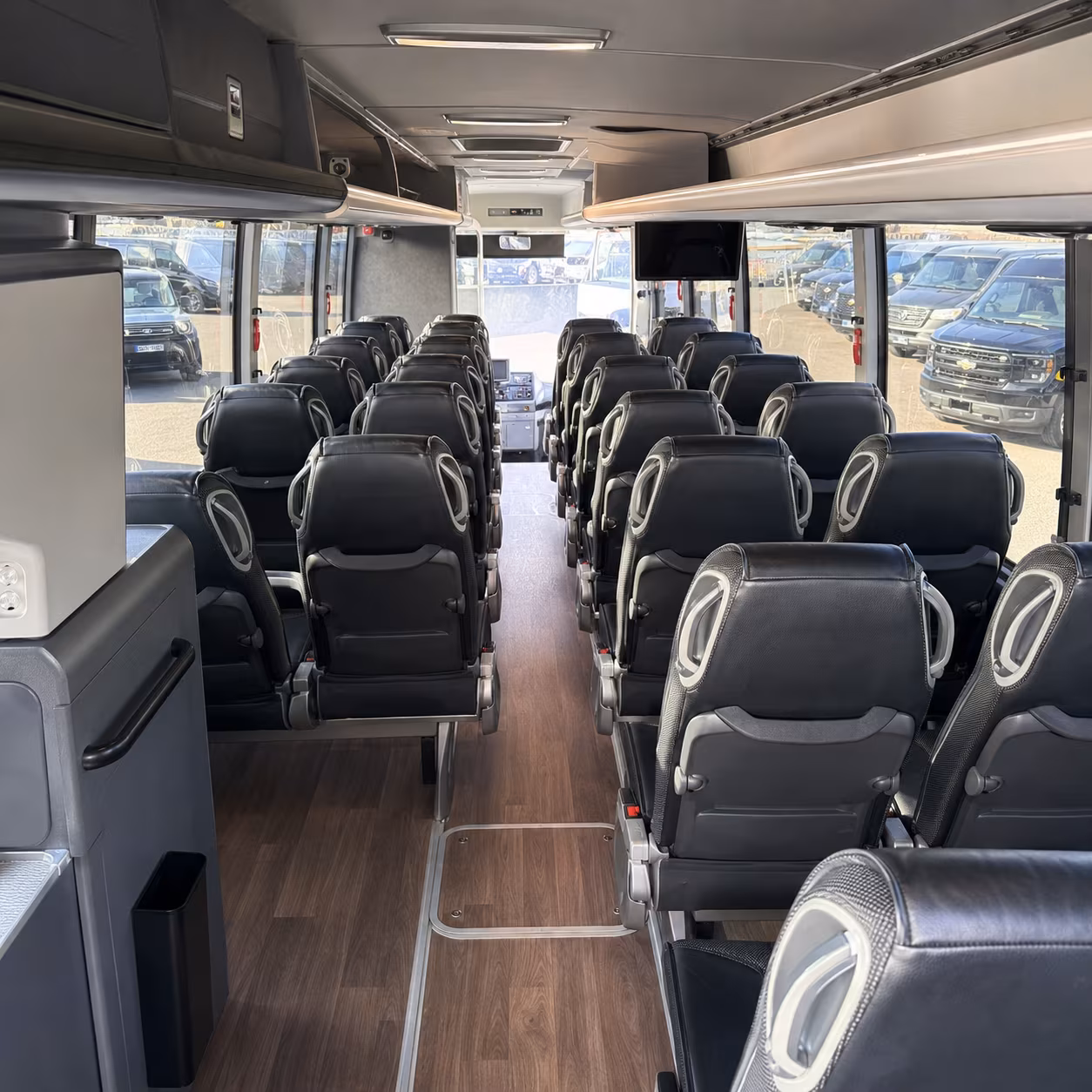 charter bus rentals for bands performers and touring groups in jacksonville