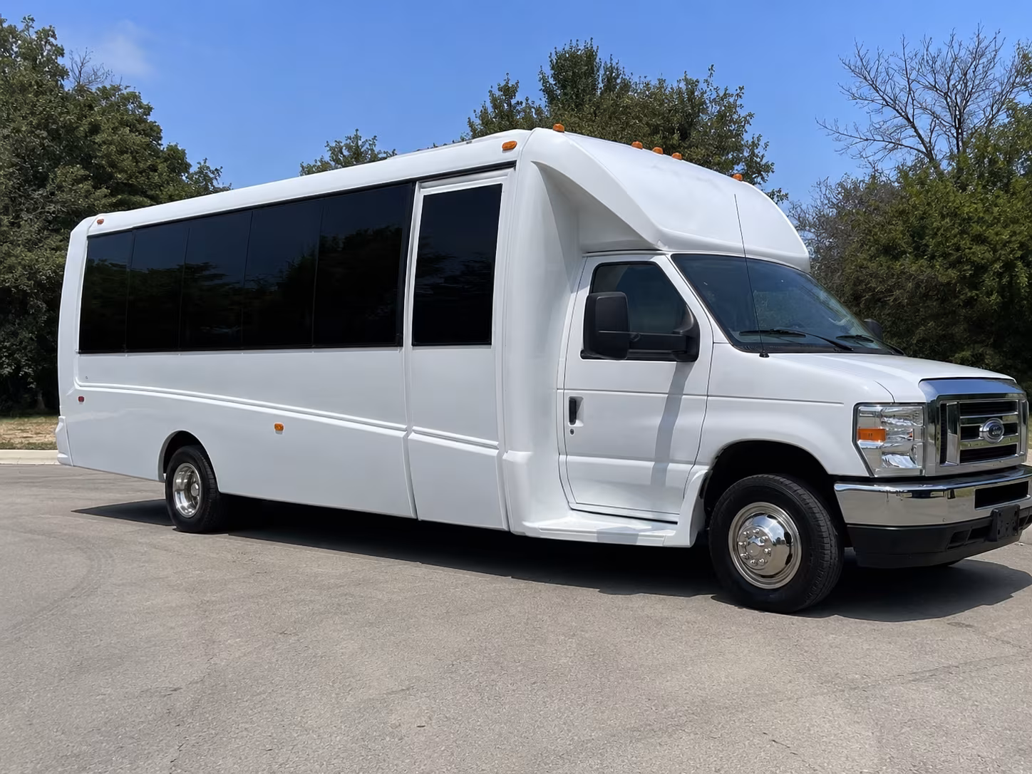 corporate and convention shuttle buses for jacksonville events