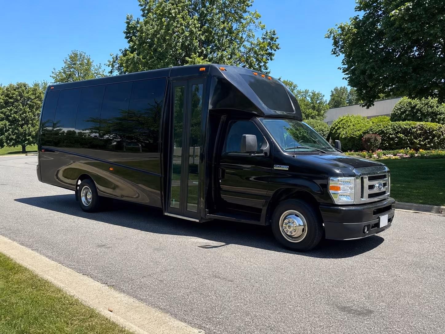 party bus rentals for jacksonville prom night on the southbank and riverside